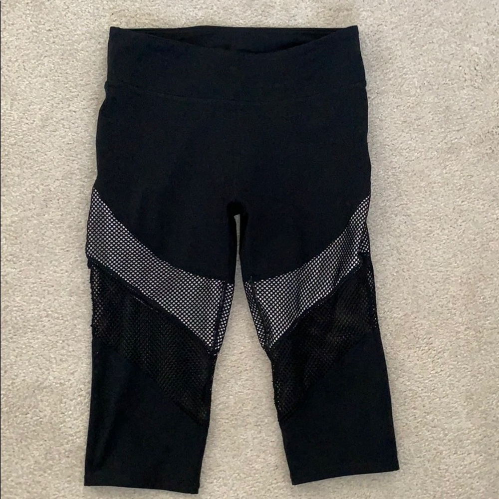 Fabletics workout capris - Picture 2 of 5